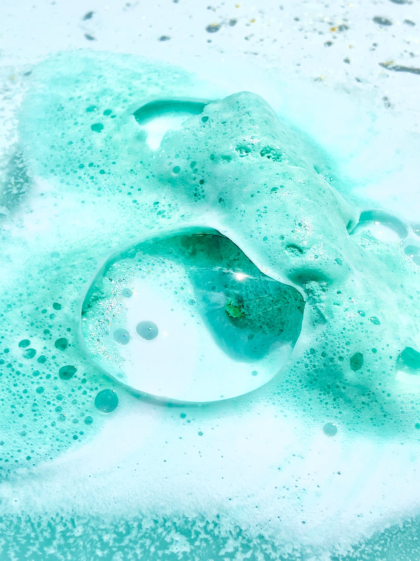 Summer Salt Crystal Bath Bomb - Aquamarine Lemongrass